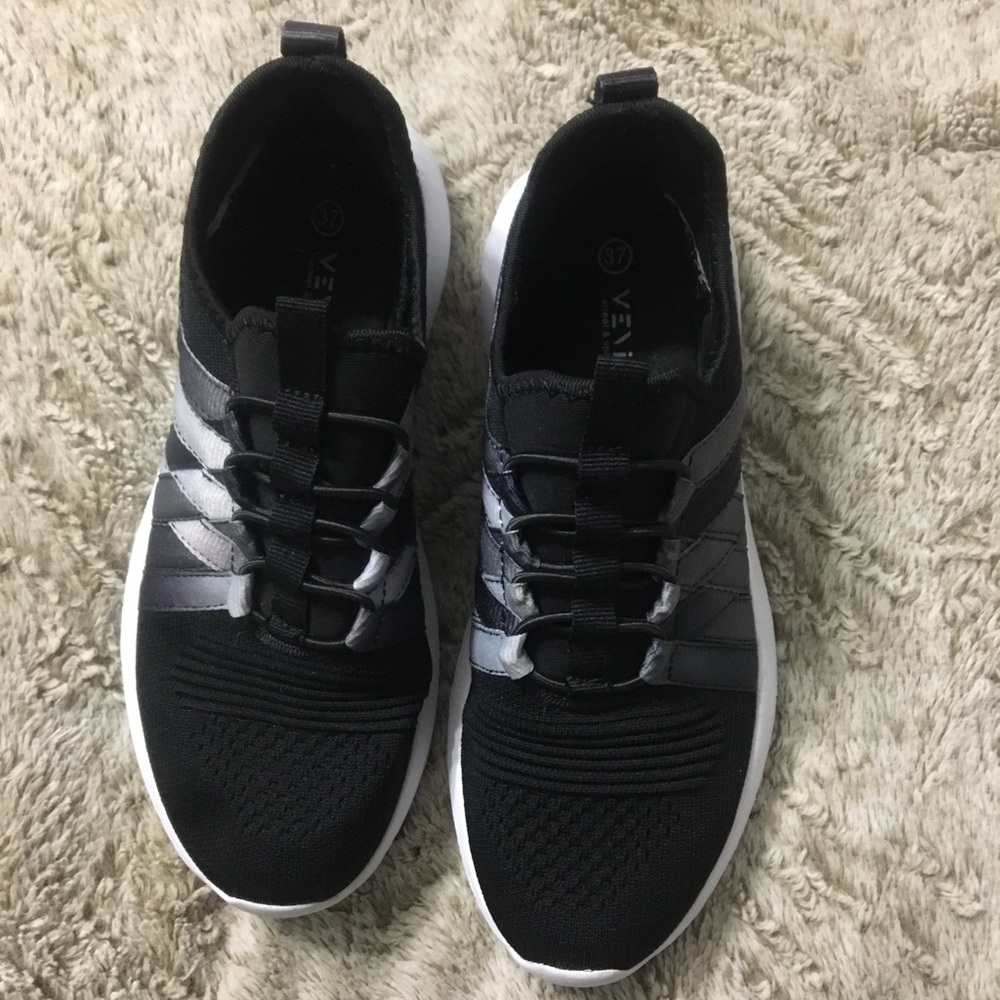 Venice Street and Sportswear Slip-on Sneakers 37